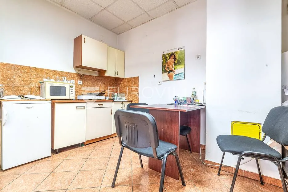 zagreb, donja dubrava funkcionalan poslovni prostor 50 m² - slika 3