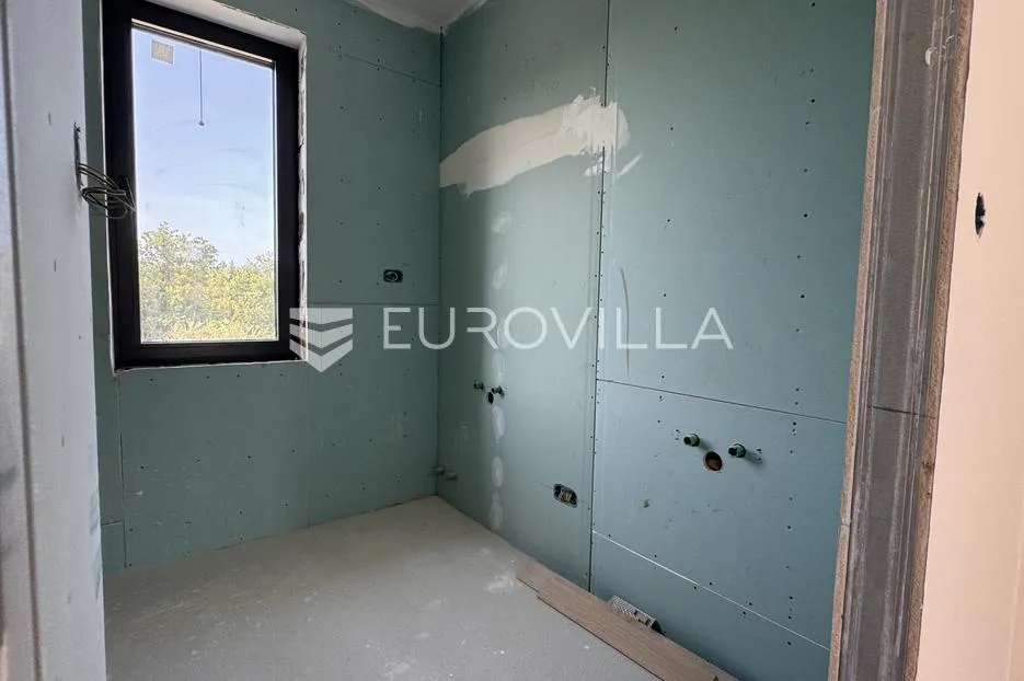 istra, tinjan - ekskluzivna vila s bazenom i sportskim terenom na 2935 m2 - slika 40