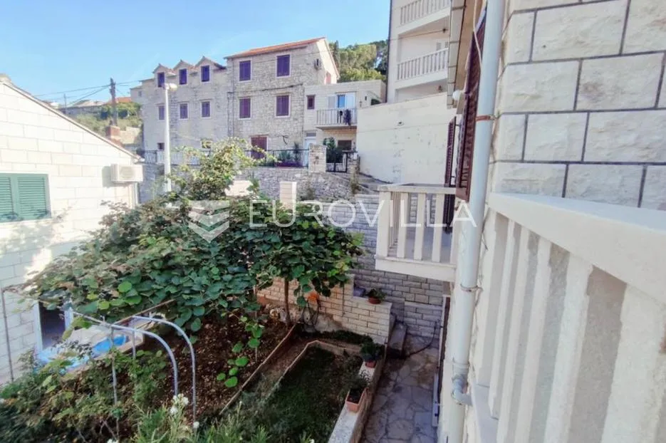 brač, pučišća, kamena kuća - slika 13