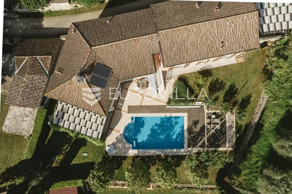 istra, šorići, luksuzna šarmantna kamena kuća 388m2 s grijanim bazenom i predivnom okućnicom - slika 60