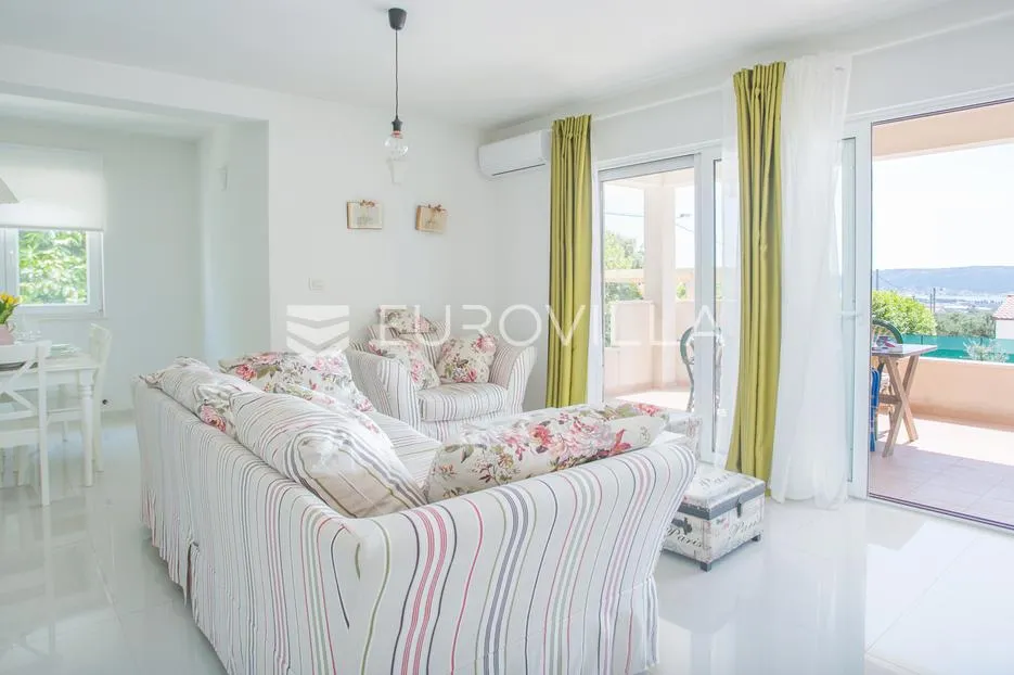 trogir - plano, kuća s bazenom na mirnoj lokaciji - slika 12