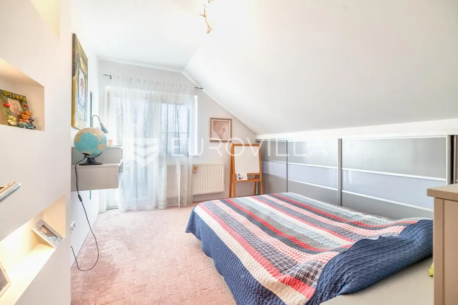 dugo selo, prekrasna samostojeća kuća 243 m² - slika 10