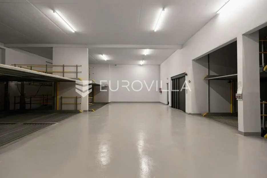 rijeka, pećine, novogradnja, luksuzan četverosoban stan 200,29 m² prvi red do mora - slika 24