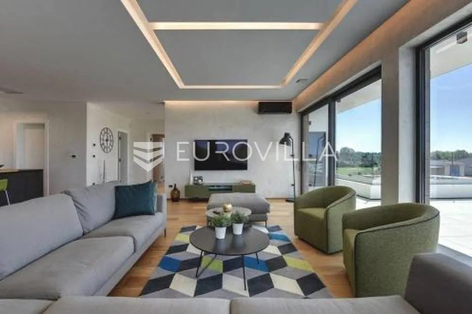 istra, vodnjan vila s pogledom na brijune 499 m2 - velika okućnica - slika 50