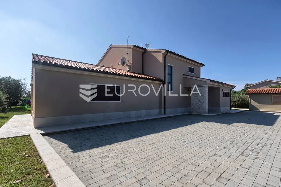 istra, savičenta, juršići, moderna vila 400 m2 na velikoj okućnici 1986m2 - slika 22