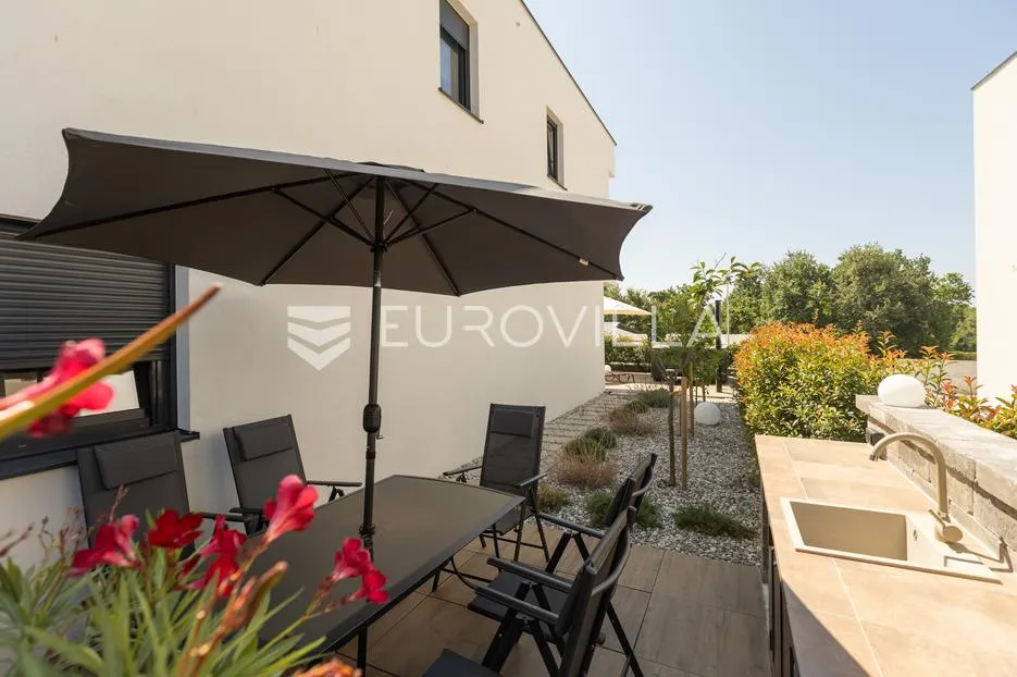 istra, poreč, najam kuće 116 m² s jacuzzijem i vrtom na super lokaciji s pogledom na more - slika 34