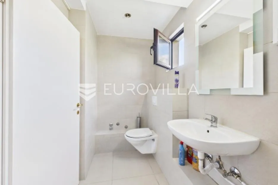 viškovo, sroki, uređen stan površine 54 m² s parkingom - slika 8