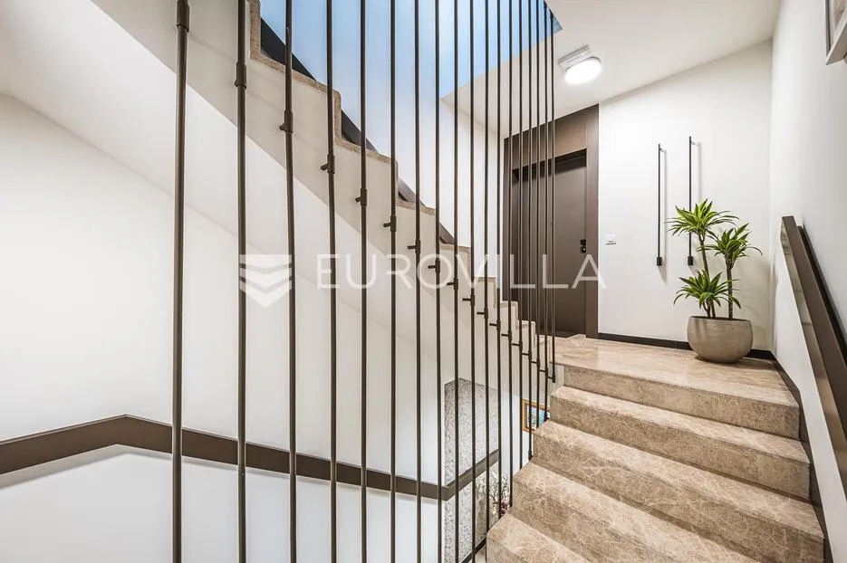zagreb, zelengaj, trosobni luksuzni stan u urabnoj vili, 200 m² - slika 21