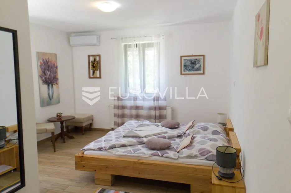 plitvička jezera, korenica, dvije kuće 470 m² - slika 13