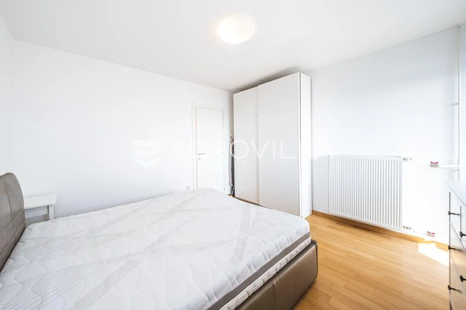 zagreb, omiška, odličan trosoban stan 65 m² - slika 9