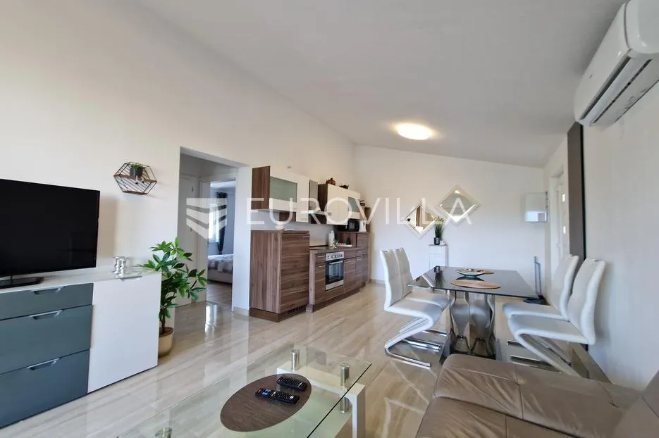 vir, moderan trosoban apartman u centru vira, 600 m od plaže - slika 8