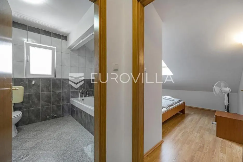 skradin, dubravice, kuća sa 7 apartmana i velikim bazenom, 760 m² - slika 45