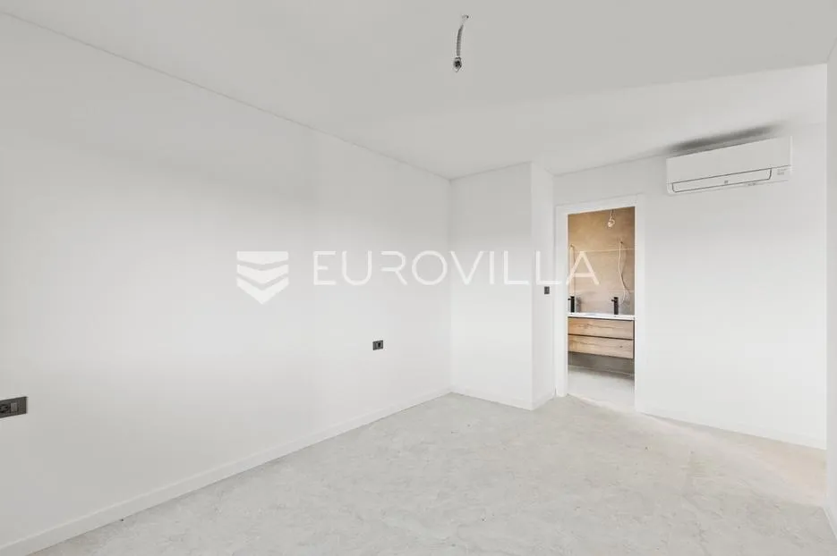 istra, poreč, novogradnja, prostrani penthouse sa krovnom terasom, odlična lokacija - slika 29