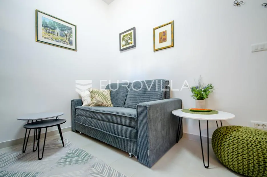 split, tršćanska - renovirani stan s parkirnim mjestom - slika 8