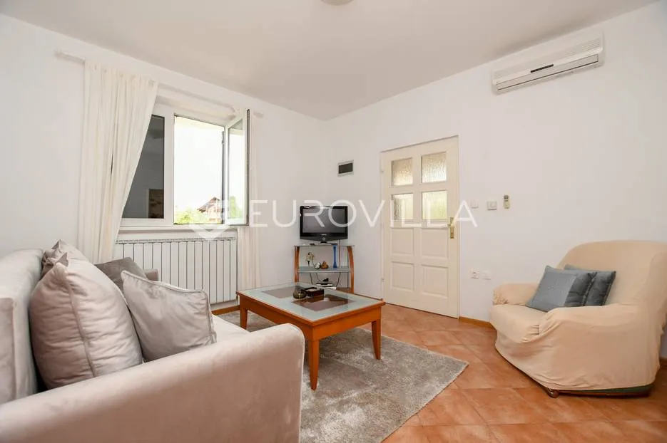 istra, umag, prekrasna kuća s bazenom prvi red do mora 430 m² - slika 51
