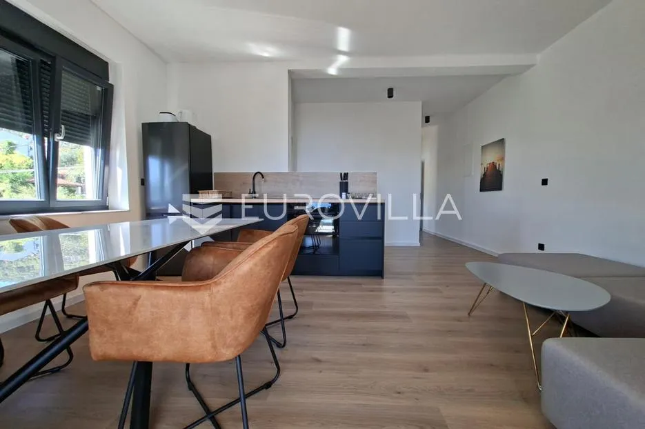 lovran, moderan, namješten stan od 60 m2 u novogradnji s bazenom - slika 2