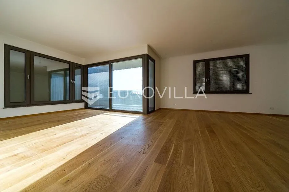 opatija, centar, predivan trosoban stan 90,36 m² u prizemlju - slika 1