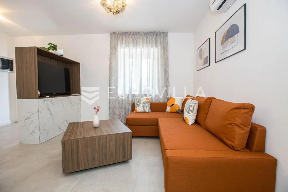 istra, vodnjan, dva renovirana stambena objekta s jacuzzijem na mirnoj lokaciji - slika 8