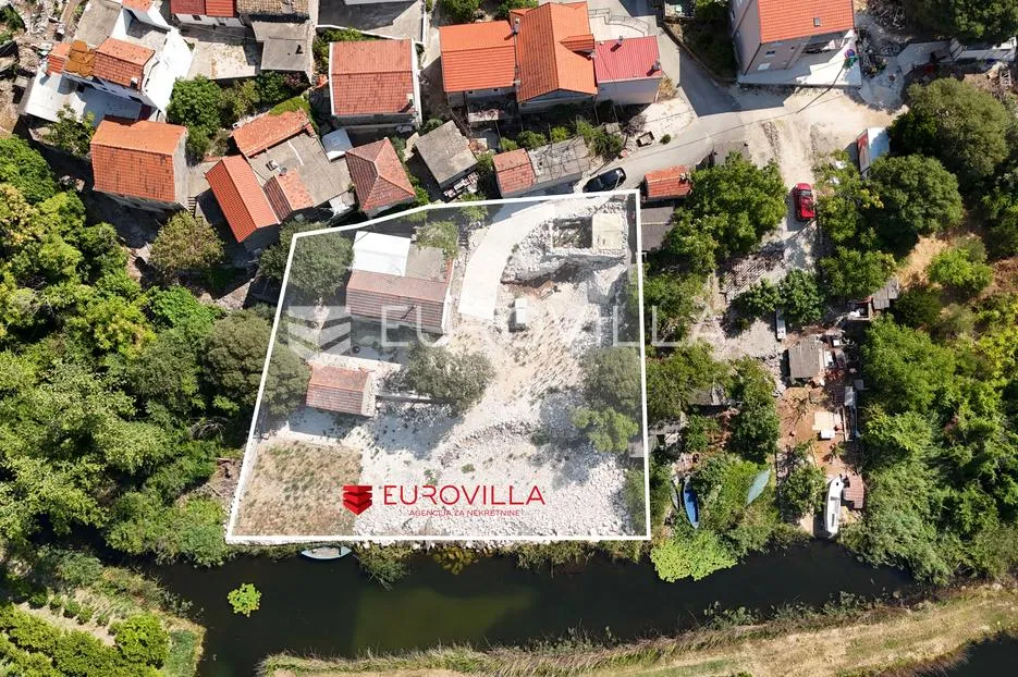 Slivno, kuća na jedinstvenom imanju - Tuštevac, Slivno