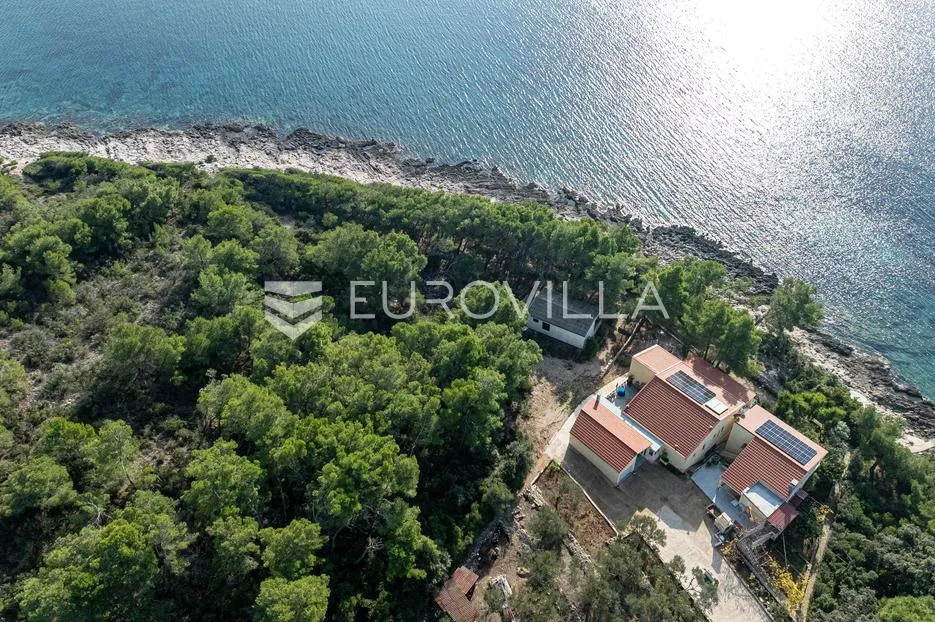 otok korčula, vela luka, građevinsko zemljište uz more - slika 13