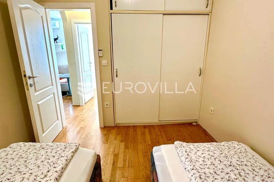 crikvenica, zimski najam, trosoban stan, prvi red do mora površine 70 m² - slika 7