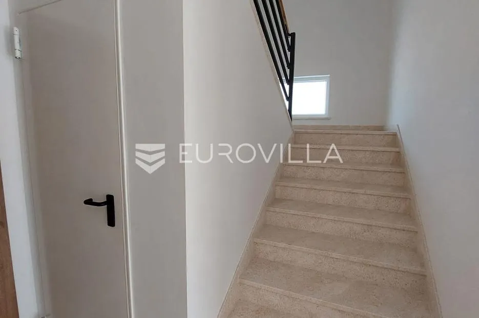 istra, pula, dvosoban stan s vrtom i bazenom, novogradnja - slika 22