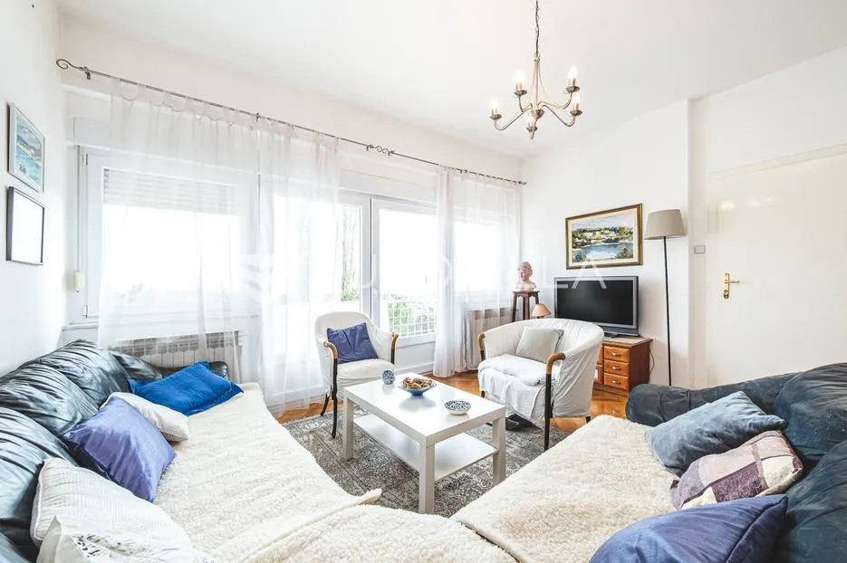 zagreb, pantovčak, prostrana obiteljska kuća 400 m² na parceli 735 m², prekrasan pogled - slika 24