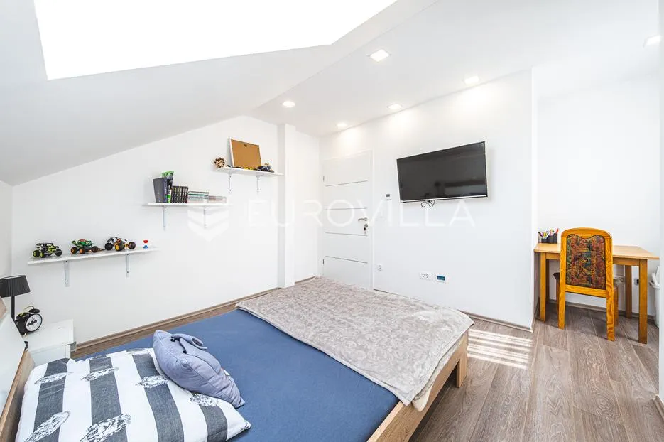 zagreb, podsused, predivna moderna kuća 278 m2 - slika 13
