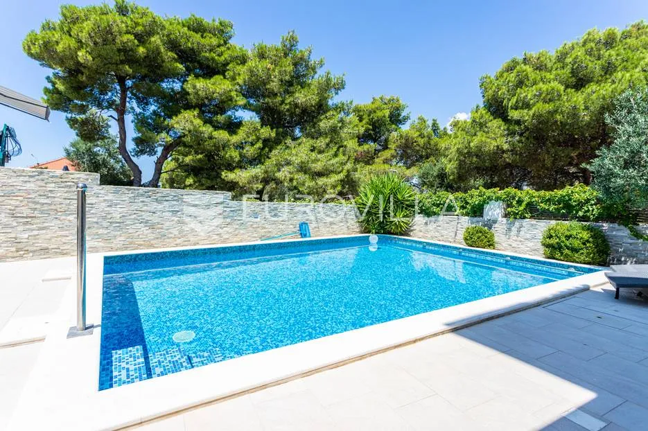 čiovo, okrug donji, apartmanska vila s bazenom - slika 4
