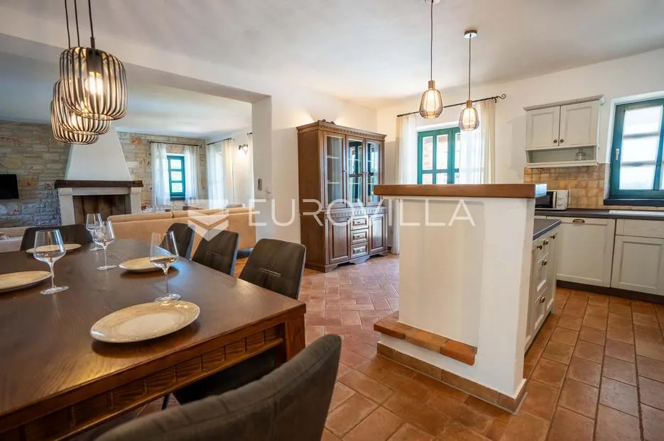 istra, sveti lovreč, kamena vila 263 m² s bazenom, velikim vrtom i pogledom na more - slika 7