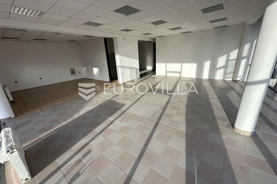 vukovar, centar, atraktivna poslovna zgrada na tri etaže - slika 5