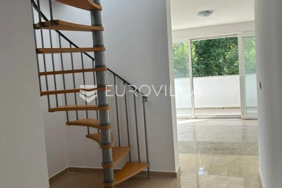 otok rab, palit, dvoetažni apartman s velikom terasom, 400 m od mora - slika 8