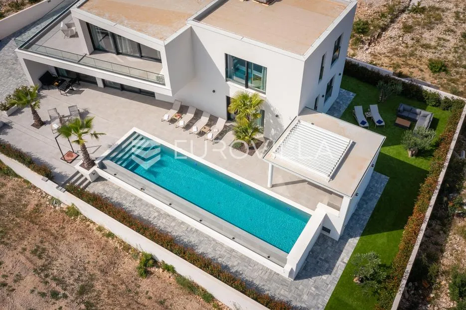 vodice, moderna vila s bazenom i pogledom na more, 332,92 m² - slika 39
