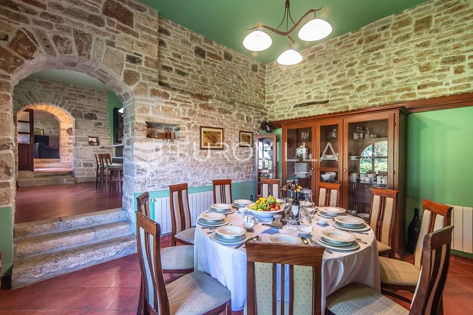 žminj, raskošna kamena vila u središtu istre - slika 7