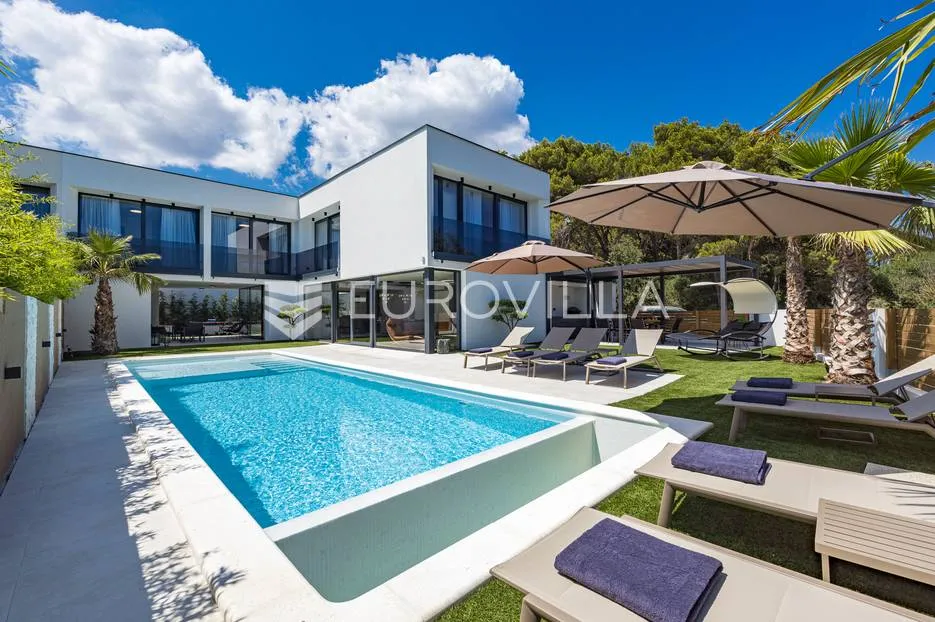 istra, medulin, prekrasna moderna dvojna vila nkp 220m2 - slika 131