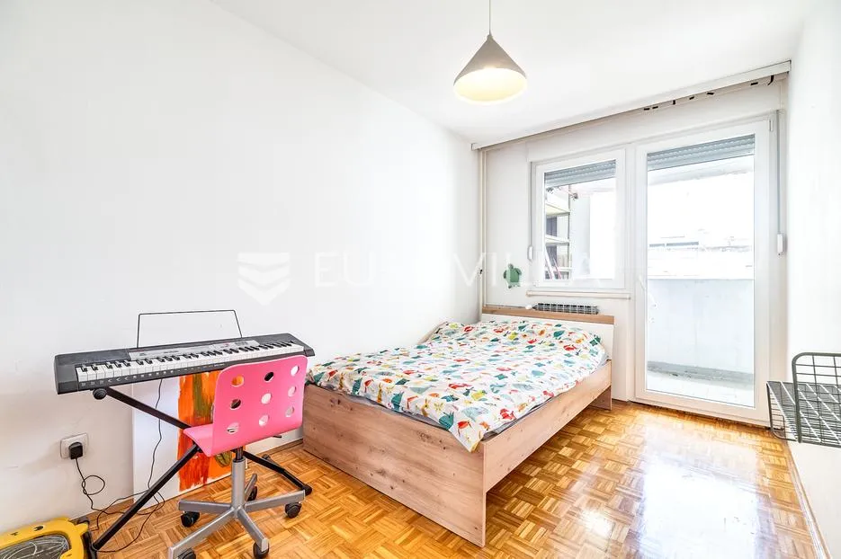 zagreb, prečko, uređen trosoban stan površine 74,12 m² - slika 6