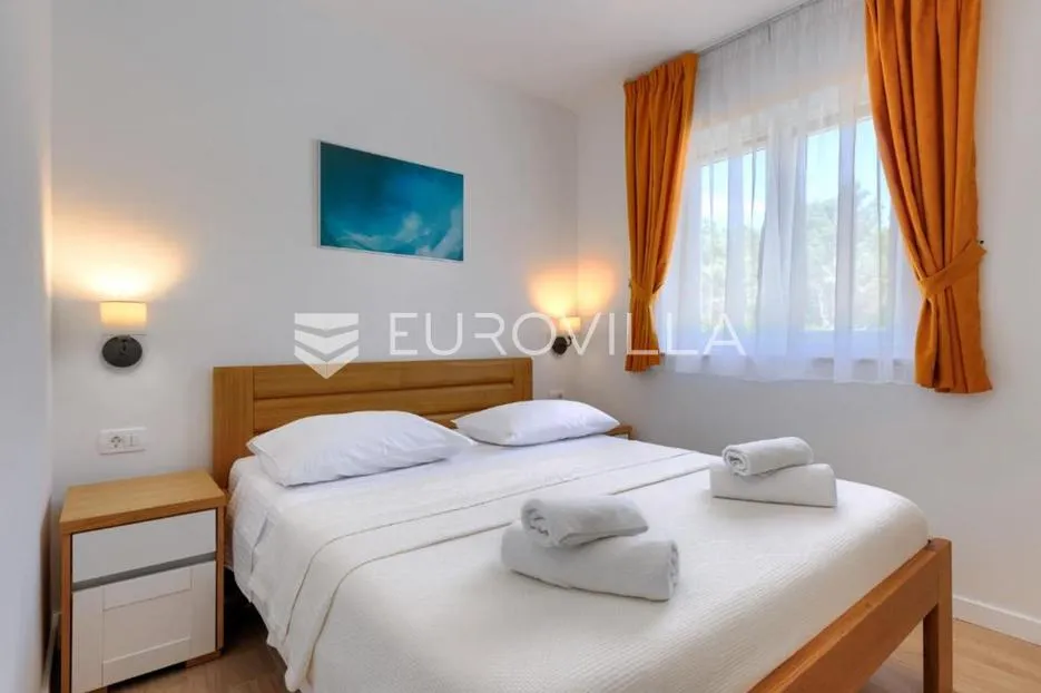 istra, trget, kuća s bazenom i pogledom na more - slika 15
