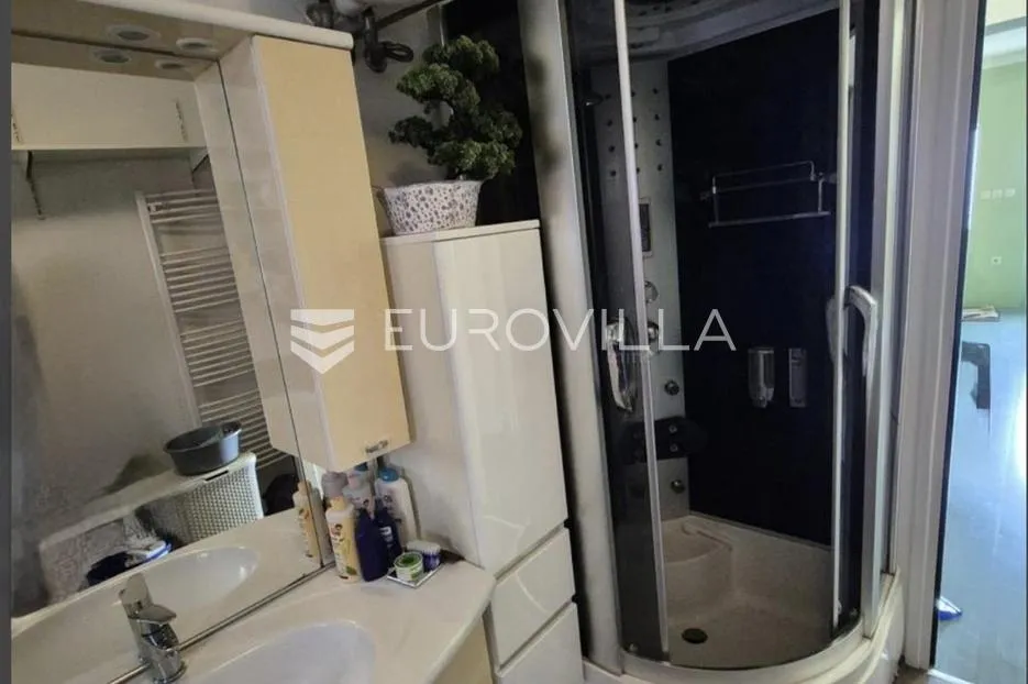 senj, kuća 200 m² s dva odvojena stana na lokaciji blizu mora - slika 8