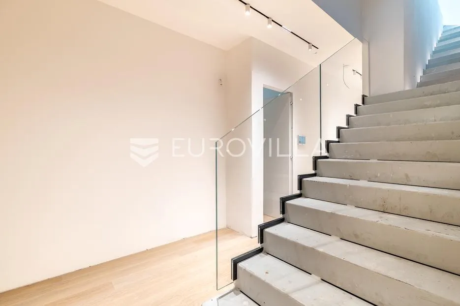 kaptol centar luksuzan penthouse 304 m² - slika 6