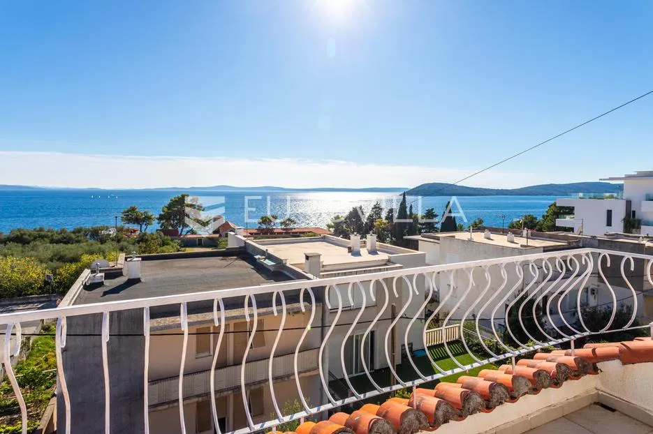 split, meje, dvosoban stan s pogledom blizu plaže - slika 14