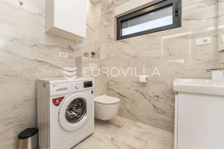 zadar, sveti filip i jakov, luksuzni dvoetažni penthouse s jacuzzijem, 2. red do mora - slika 16