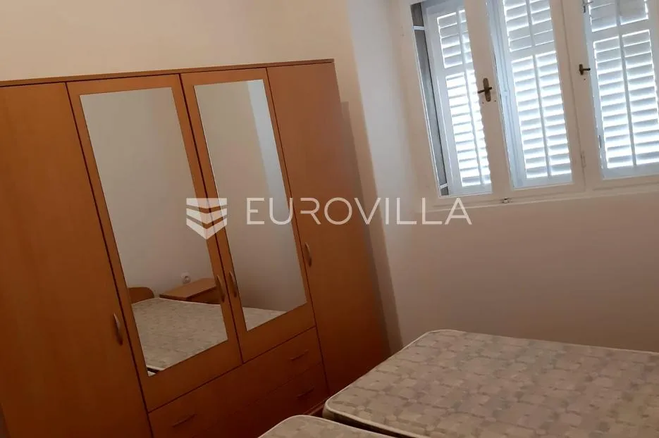 otok korčula, blato, dvojna kuća u centru mjesta - slika 10