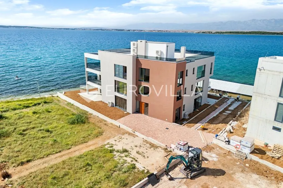 zadar, privlaka, luksuzni dvosoban stan 1. red do mora, 107,60 m² - slika 17