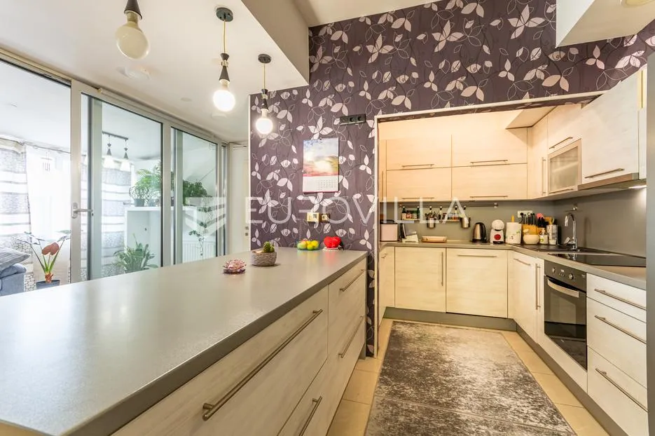 čakovec, centar, prekrasan četverosoban stan površine 145,69 m² - slika 2