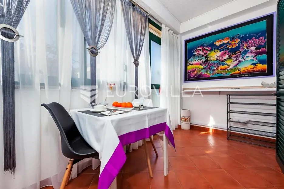 istra, rovinj, kuća 360 m2 s tri stana i zasebnom kućicom, izuzetna lokacija - slika 30