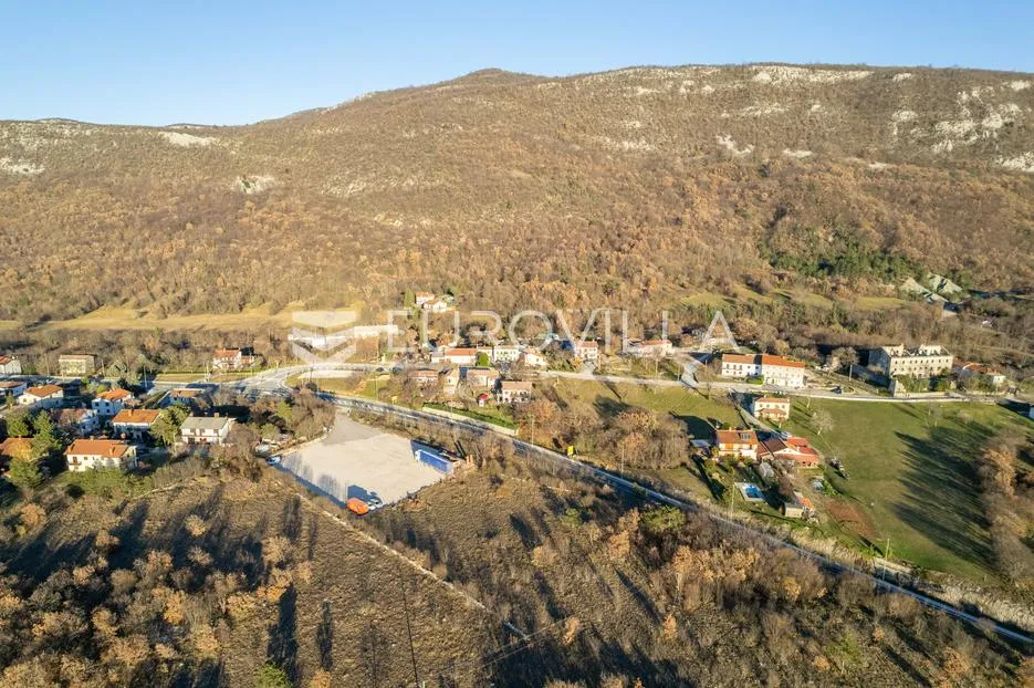 Istra, Lupoglav: Građevinsko zemljište s potencijalom