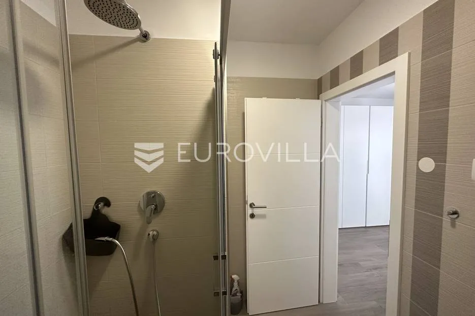 ližnjan, moderna kuća zadnja u nizu 175 m² s uređenim vrtom, bazenom i pogledom more - slika 33