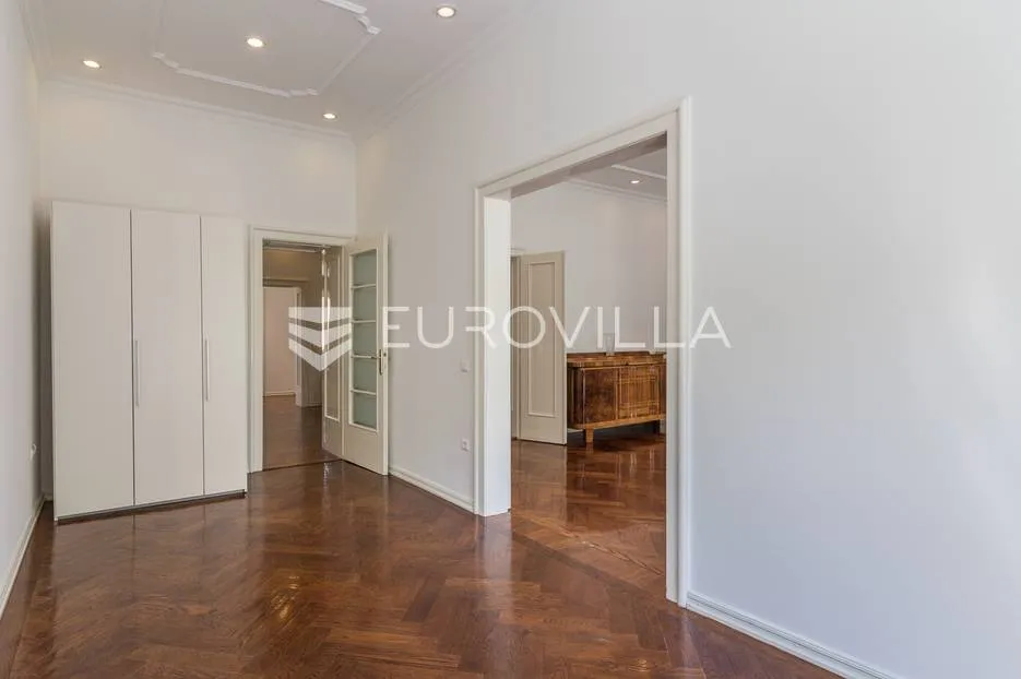 zagreb, centar, zrinjevac luksuzno uređen, reprezentativan četverosoban stan, 160 m² - slika 19