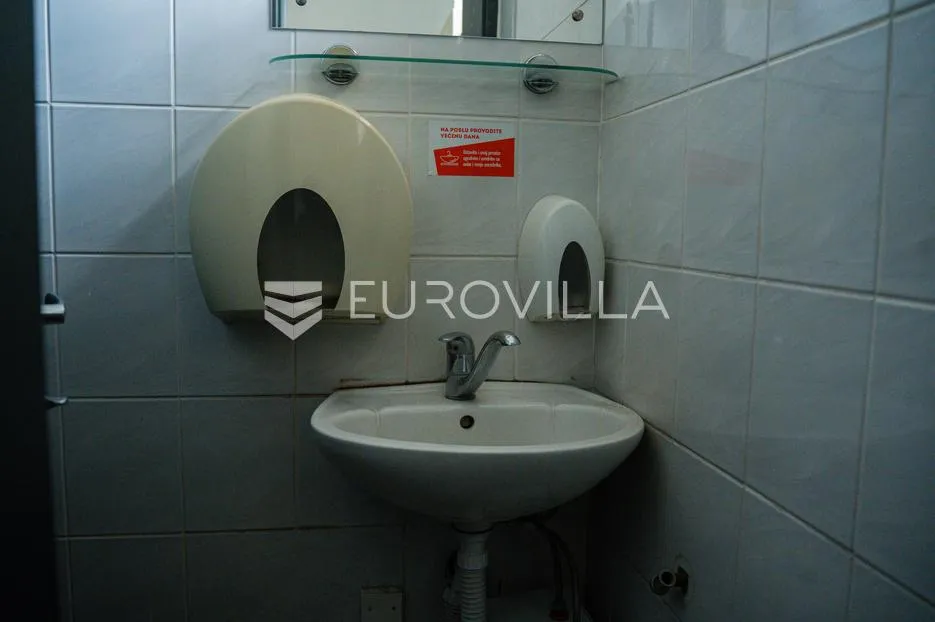 vinkovci, centar, atraktivan poslovni prostor 168 m² na frekventnoj kutnoj lokaciji - slika 12