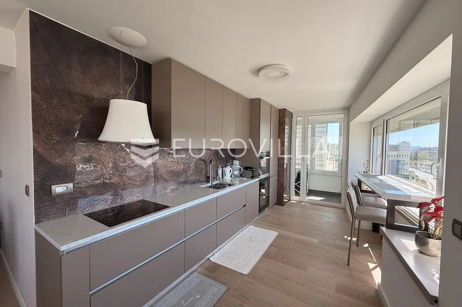 zadar, tiz, ekskluzivan penthouse s panoramskim pogledom na more, terasom, garažnim mjestom - slika 9